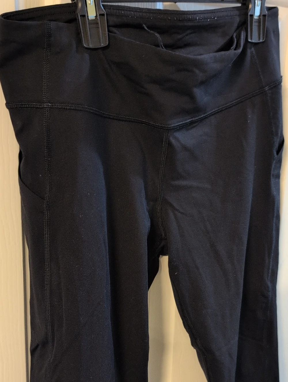 Lululemon Cropped Athletic Leggings